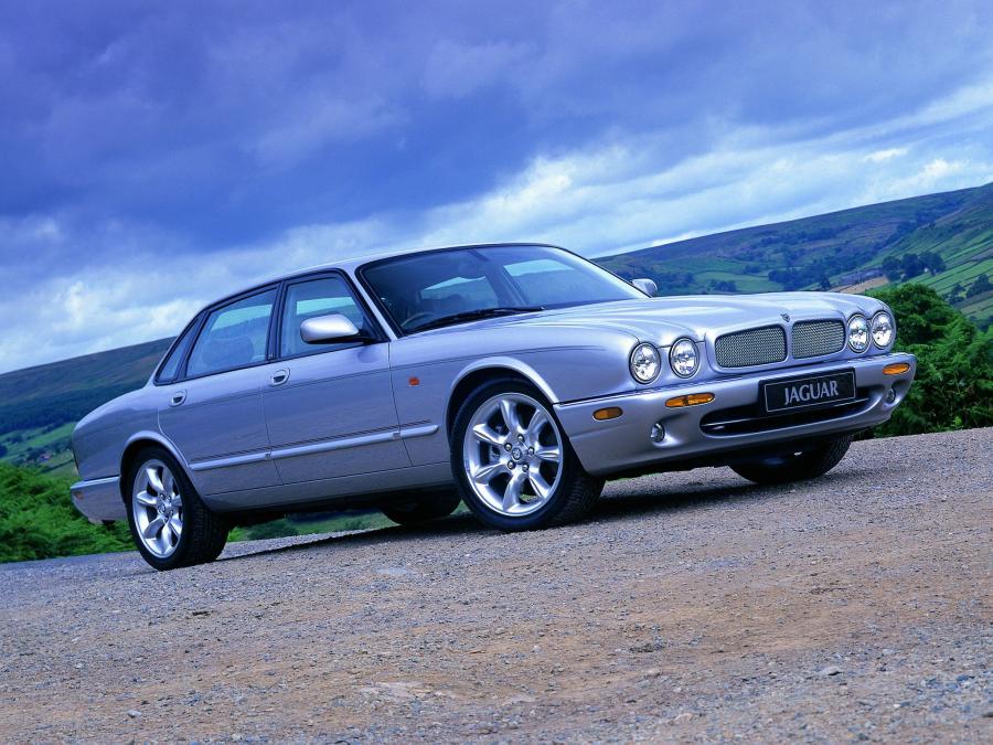  Jaguar XJR 1997 года  (фото 8 из 11)